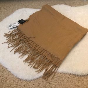 NWT soft khaki scarf✨